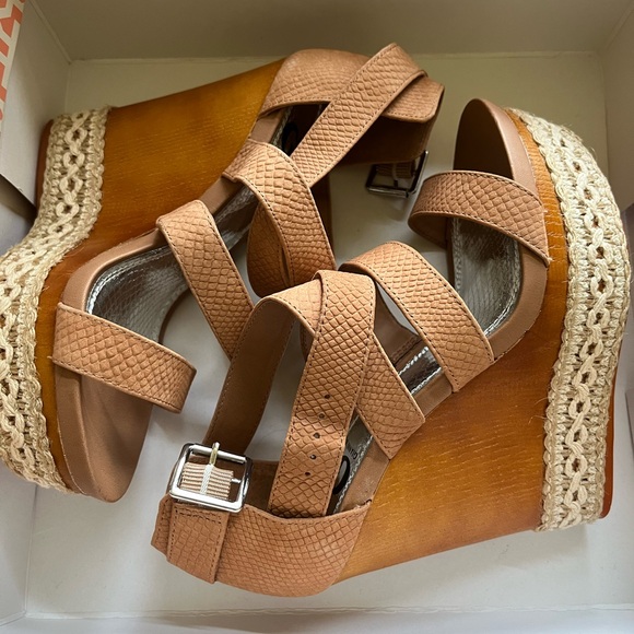 GB Platform Shoes Size 7.5 - Picture 3 of 7